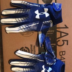 Football gloves